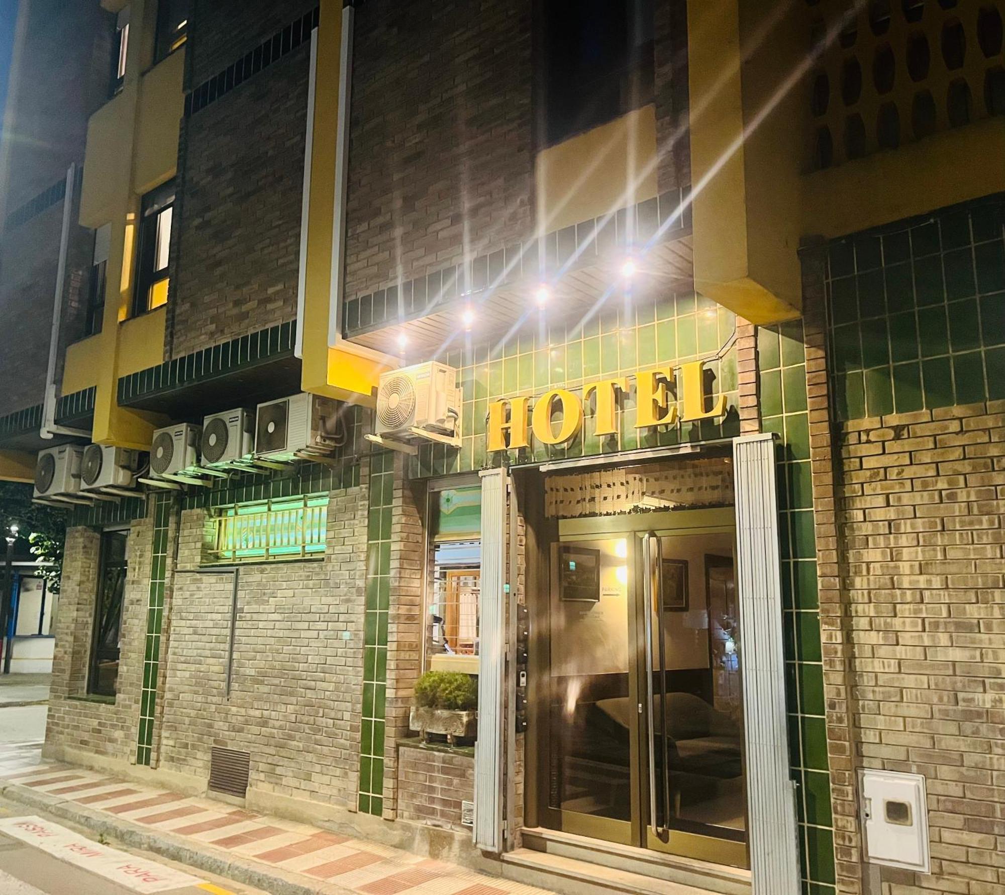 Hostal Tarres Anglés 외부 사진